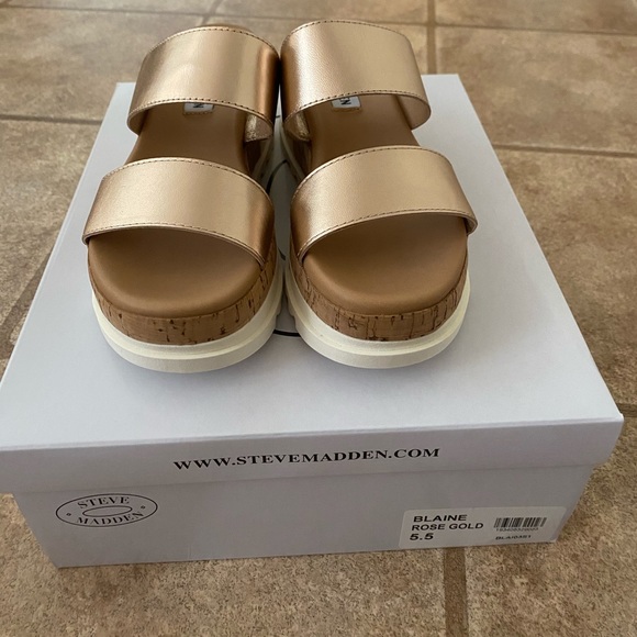 BRAND NEW Steve Madden Blaine Sandal - Picture 3 of 5